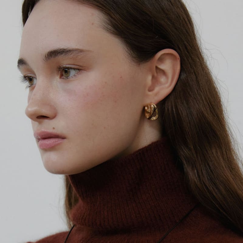 LOVE ME MONSTER Oyster Earrings (L243MER020)