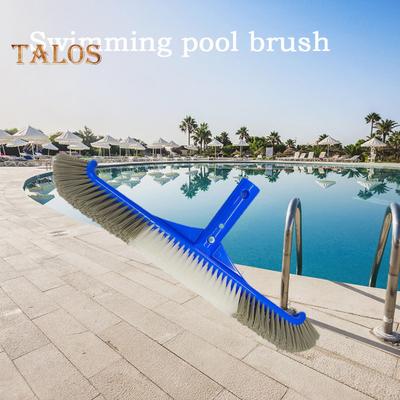 Universeller Bürstenkopf für Schwimmbäder. Design mit steifen Borsten und gebogenen Enden. Hocheffiziente, robuste Scheuerbürste für Poolfliesen.