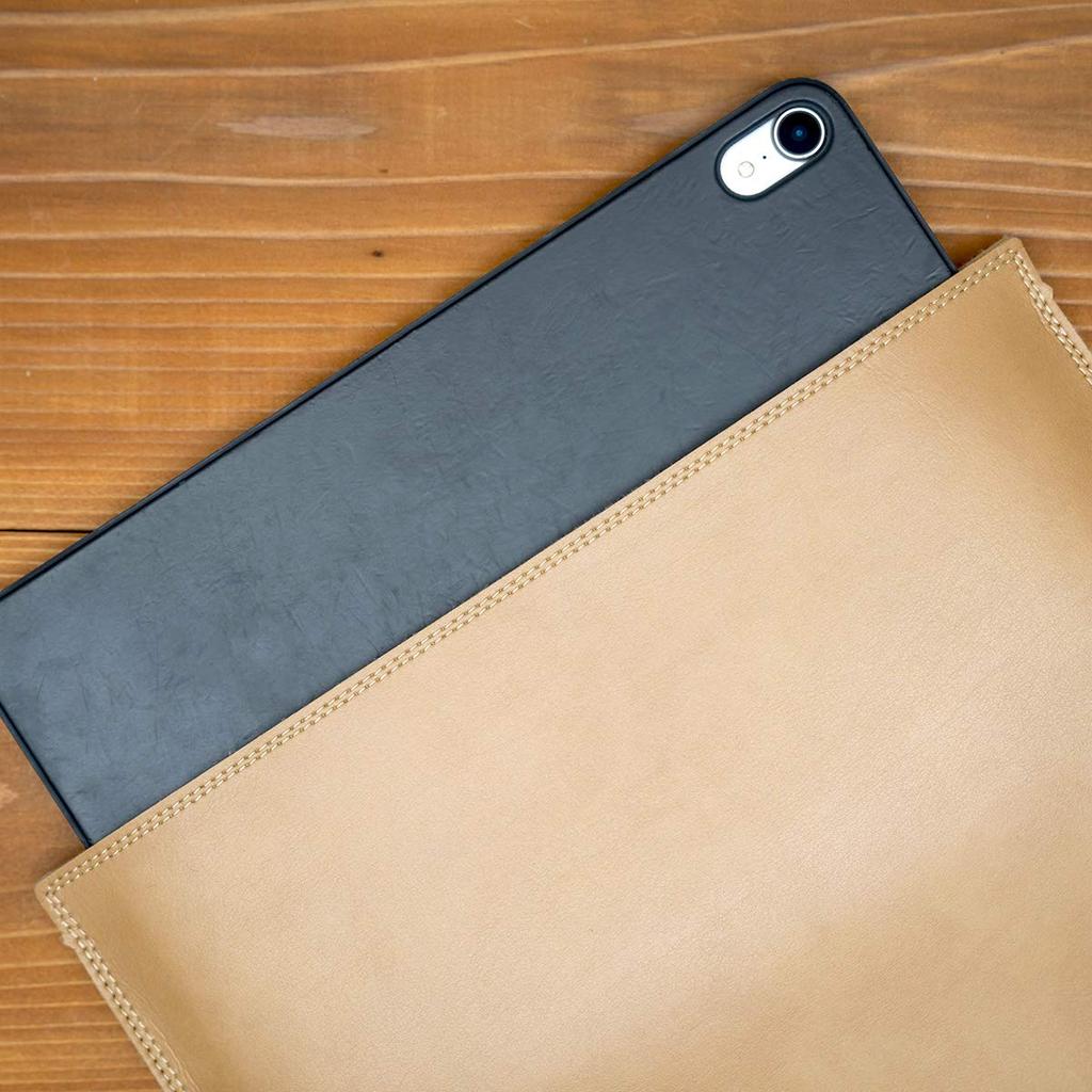 Belle & Sofa iPad 11-inch Sleeve Case by Yasashii Kutsu Kobo, Made In Japan, Fits Keyboard Case, Simple Logo-Free Design, IPADC, Camel