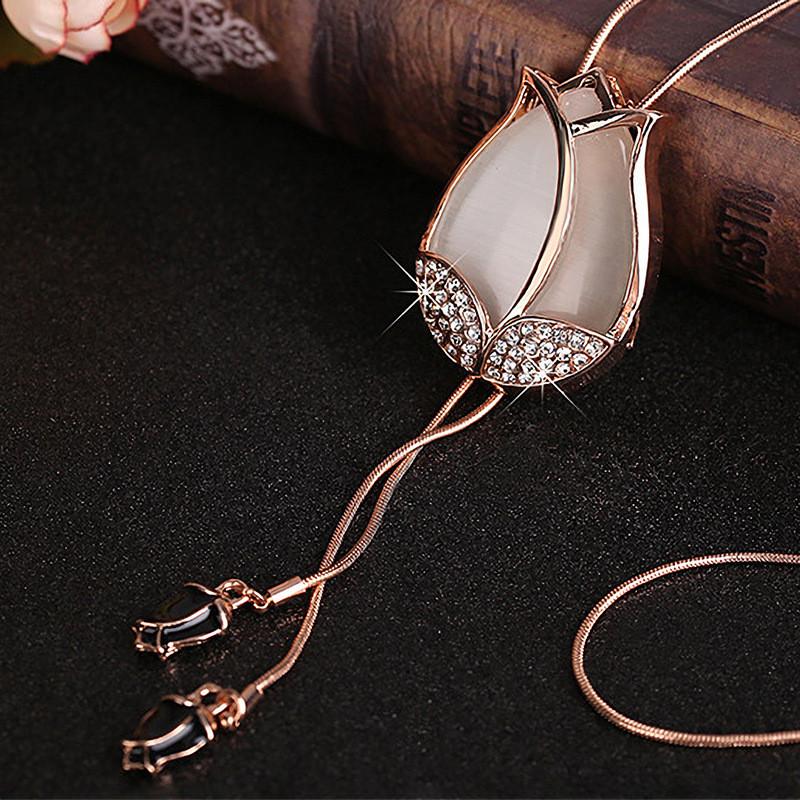 Tulip Floral Gorgeous Necklace With Cat Eye Stone And Snake Chain Perfect For Autumn Fashion