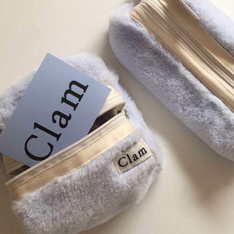 

Clam Round Pouch _ Fur Cloud Fur Cloud
