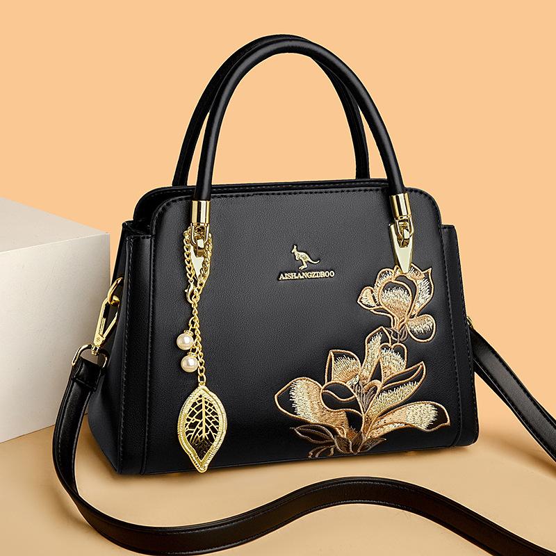 Version of Fashion Trend National Style Embroidery Middle-aged Ladies Single Shoulder Crossbody Bag Elegant Temperament Handbag Casually
