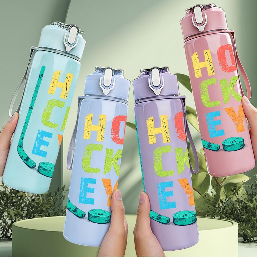1PC Hockey Sport Letter Text Print 750ml Color Plastic Sports Water Bottle Leakproof Flip Straw Lid Suitable for Sports Office Home Use