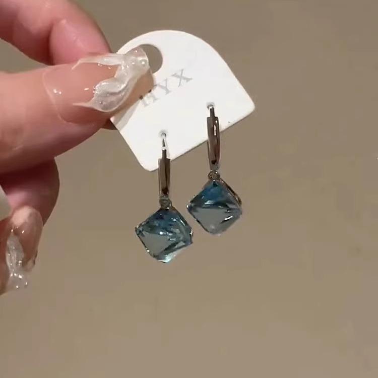 Square High-end Temperament Versatile Earrings