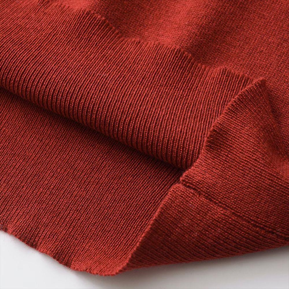 Spring 2025 Women's Sleeveless Knitwear: Elegant Slim Fit with Versatile Turn-Down Collar.