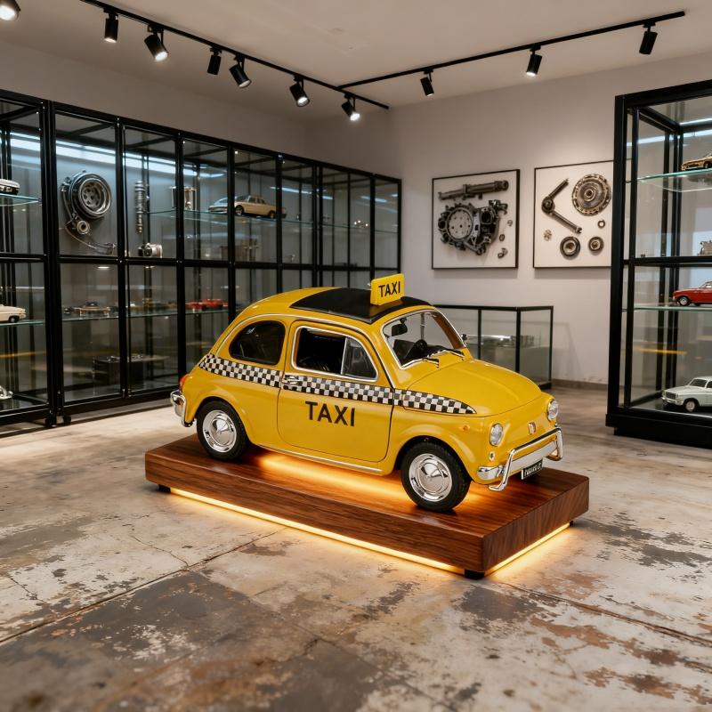 Welly 1/24 Nuova Fiat 500 Alloy Scale Car Model Diecast Metal Miniature Car Static Collection Children Toy Car Vehicles Gifts