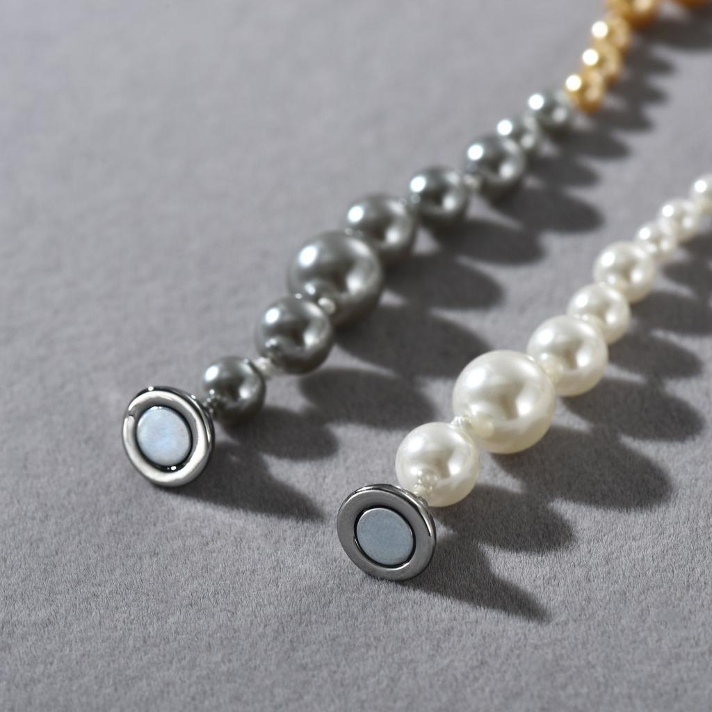 Strong Light Round Size Multi-Color Mixed Color Pearl Collarbone Chain Niche Copper Plated Platinum Magnetic Necklace