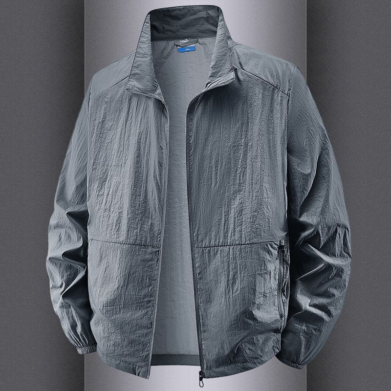 

Мужская солнцезащитная одежда Летняя уличная солнцезащитная куртка Большого размера Куртка со стойкой воротником Быстросохнущая одежда для кожи Ветровка Солнцезащитная одежда 2XL 130-70 kg