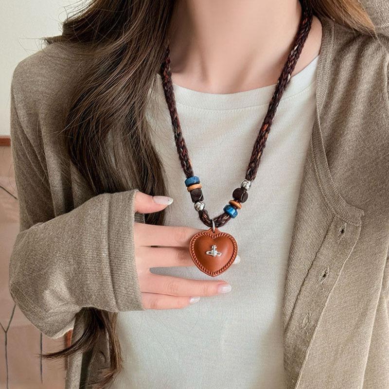 Wood chips irregular round square pendant necklace retro ethnic style collarbone chain design sense sweater chain women