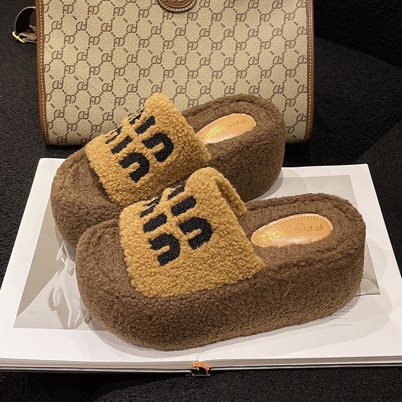 Casual outer wear Korean version of the letter Mao Mao one-word drag women 2025 autumn and winter new warm and velvet thick-soled cotton slippers tide
