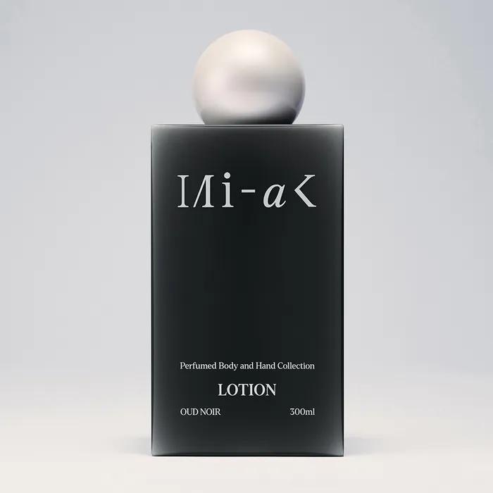 

Эстетичный парфюмированный лосьон для тела и рук Eau de Noir 300 мл