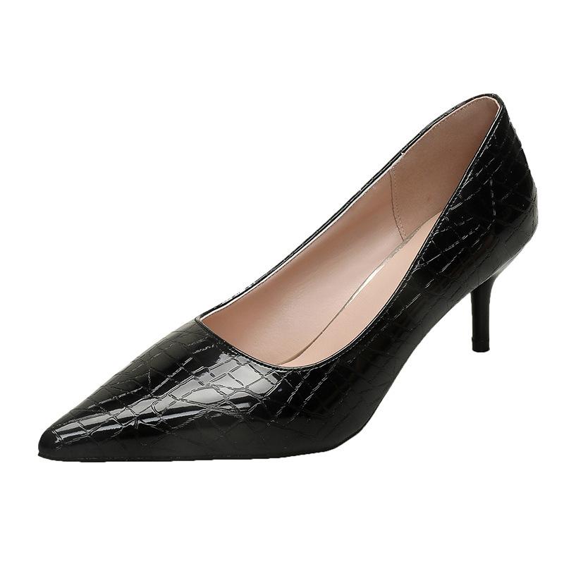 Korean Version of Temperament Pointed Black High Heels Autumn 2025 New Professional Single Shoes Women's Large Size Fashion Single Shoes