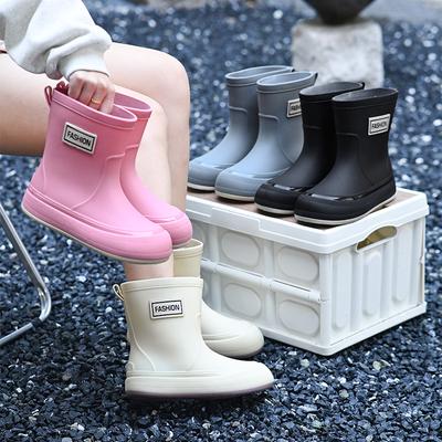 Wasserdichte und elastische Regenschuhe Damenmode feste Baumwolle mittellange Gummistiefel leichte Wasserschuhe weich gefütterte Gummischuhe