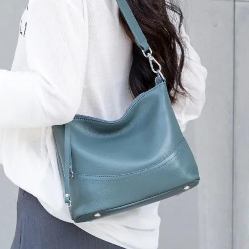 2026 Women's Natural Cowhide Leather Crossbody Bag - Soft Cvertible Shoulder Purse for Effortless Commuting Minimalist Tote