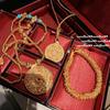 Collier Pendentif Rosace Ancienne Sculptée en Filigrane d'Or, Nouveau Style Chinois, Collier Boussole Gourde Marteau Femme Riche