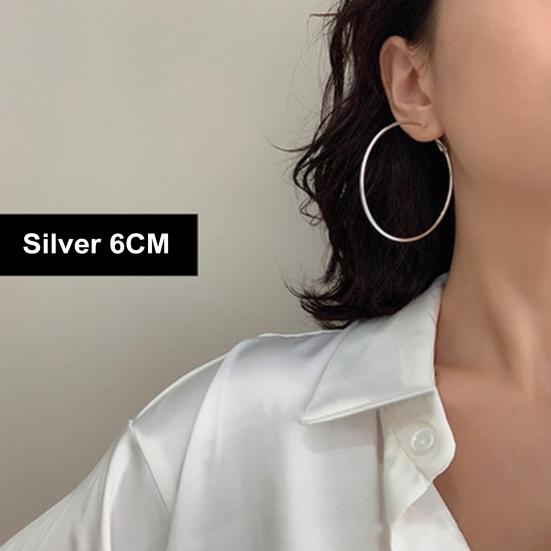 1 пара жіночих сережок-кілець різних полірованих розмірів, однотонні, з гальванічним покриттям