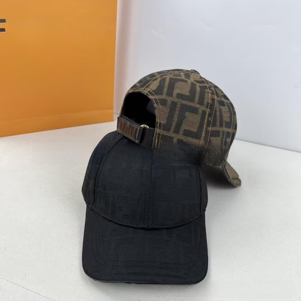Markowa czapka z daszkiem z regulowanym paskiem do streetwearu i ochrony przed słońcem