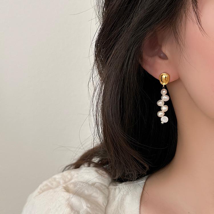 Baroque Special-shaped Freshwater Pearl Earrings Women's Fashion Temperament Elegant Long Petal Pearl Fringed Stud Earrings