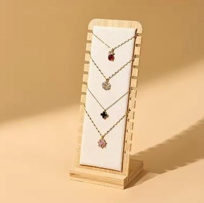 Schmuckherstellung – Verpackung & Präsentation von Schmuck
