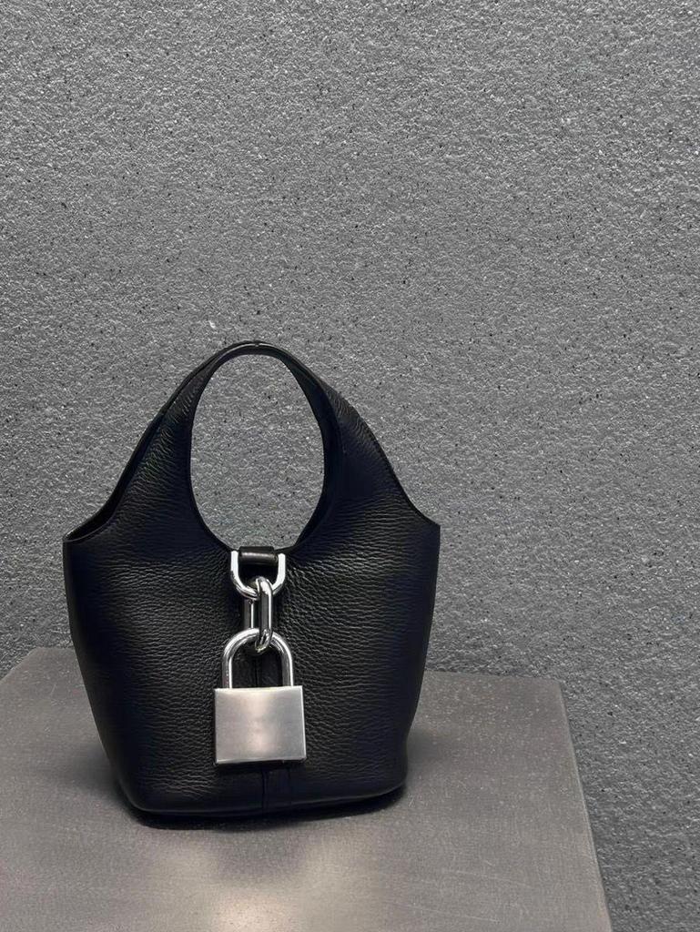 Bolso Hobo de Cuero Vacuno con Patrón Lichi de Gran Capacidad 2024 con Bolso Cesta Cerrable
