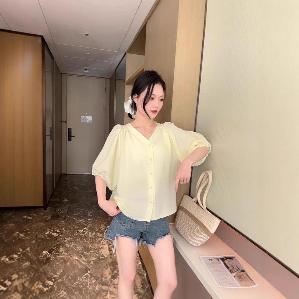 2025 Summer Women's Fashionable Loose V-Neck Short Sleeve Cardigan Top
