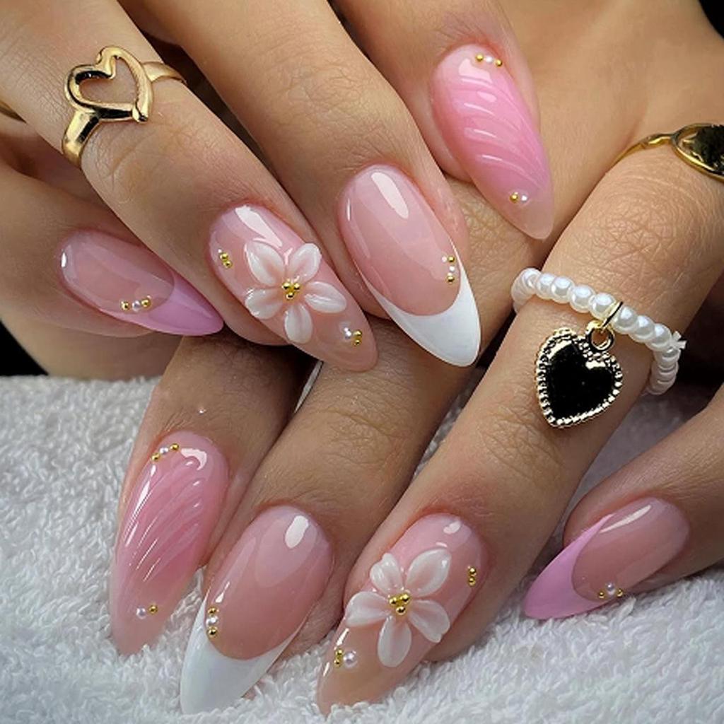 Le Fan Meijia 3D French Wearable Short Almond Flower False Nails
