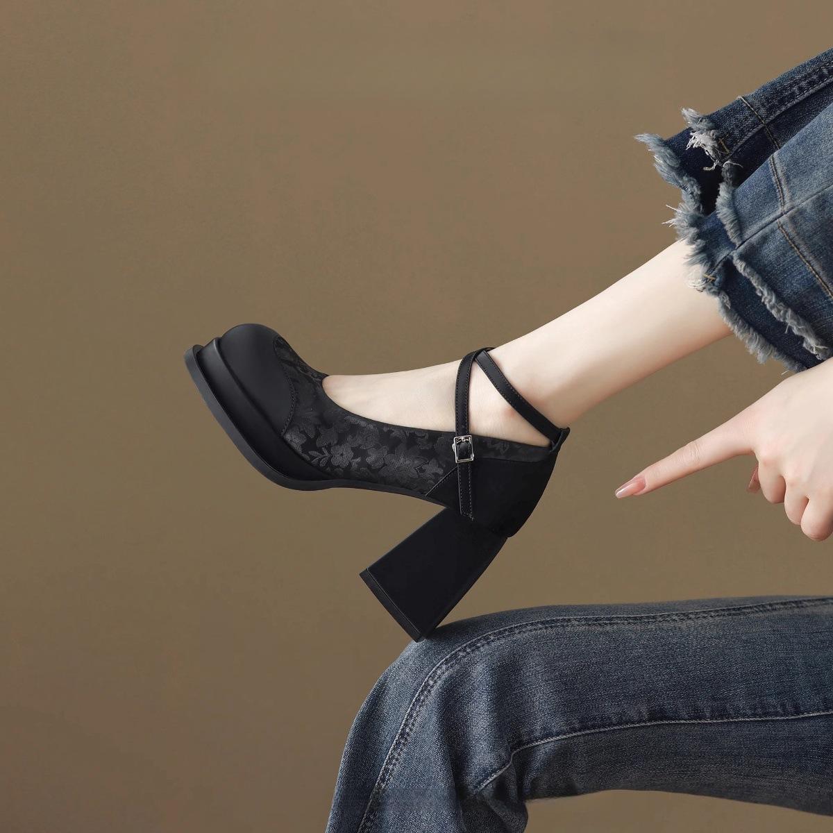 

Китайские туфли на высоком каблуке женские 2025 лето новинка юбка национальный стиль элегантные с ремешком Мэри Джейн одинарные туфли женская обувь 39