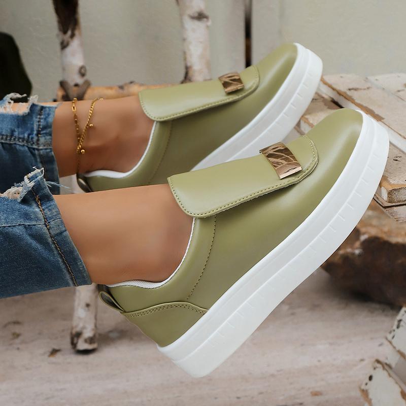 Fashion 2025 New Slip On Thick Bottom White Sneakers Women Metal Decor Platform Sneakers Woman Comfort Pu Leather Sport Shoes Plus Size
