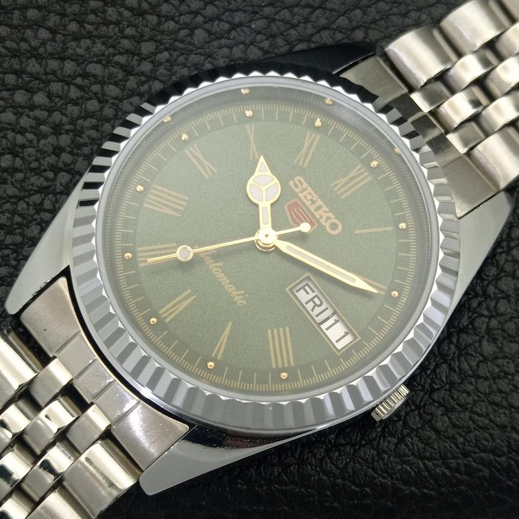 AUTOMATIC VINTAGE REFURBISHED SEIKO 5 JAPAN ROMAN FIGURE MENS WATCH a442098-4