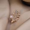 Feather Brooch High-end Delicate Design Suit Corsage Men's Pearl Pin