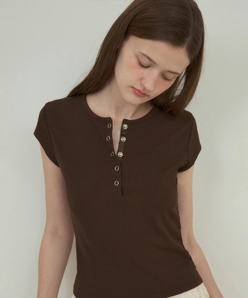 Aueonoseuteljia Vintage Snap Henryneck T-Shirt_Brown(O25-Tp12)