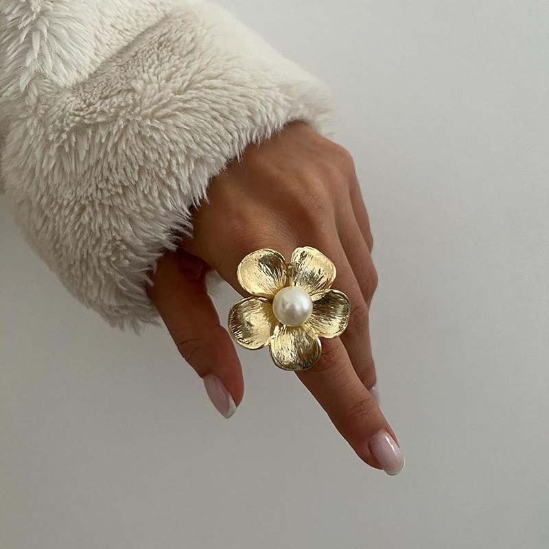 Exaggerated Metal Big Pearl Flower Rings for Women Retro Gold Color Irregular Geometric Circle Leaf Opening Finger Ring Jewelry