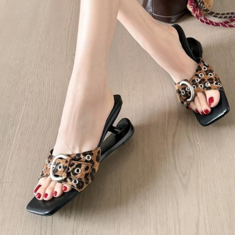 

Studded Metal Buckle Special Heel Slippers Summer New Square Toe Open Toe Non-slip High Heels 40 леопард друку кольору
