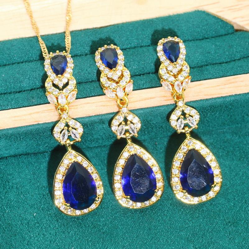 New Jewelry Sets In Europe and The United States Tanzanite Zircon Europe and The United States Light Luxury Jewelry Set Street Photo