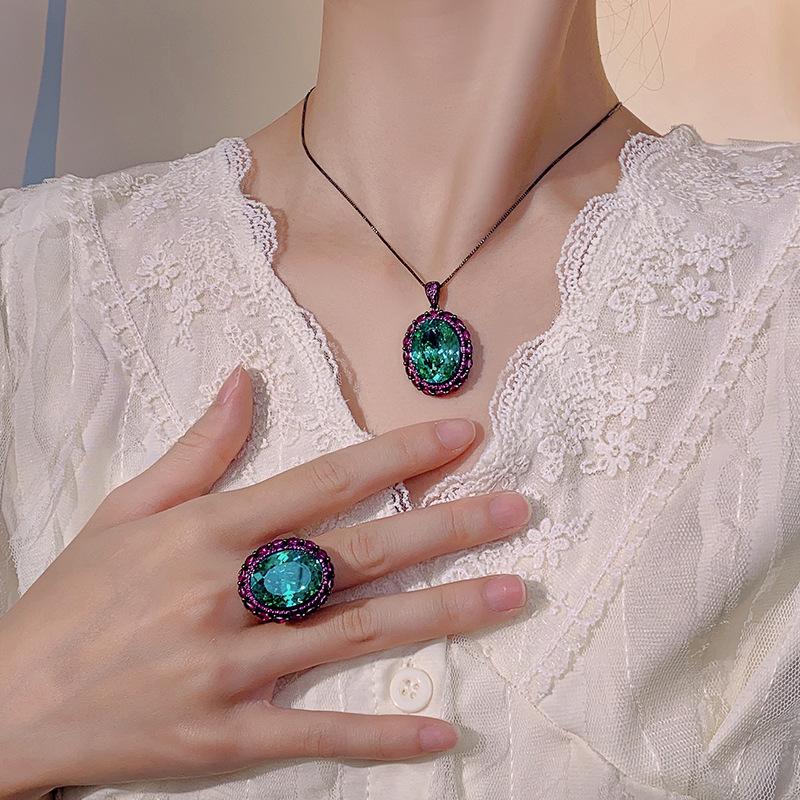 Herbst- und Winterschmuck Kupferbasis Vergoldet Simulation Para Grün Schwarzgold Retro Temperament Set 15 * 20