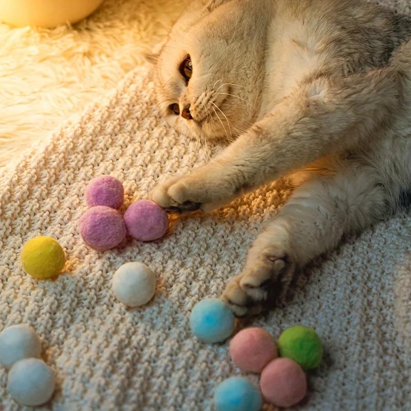 Cat Toy Interactive High Entertainment Toy Gun Mini Fluffy Pom Shot Training Toy Creative Cat