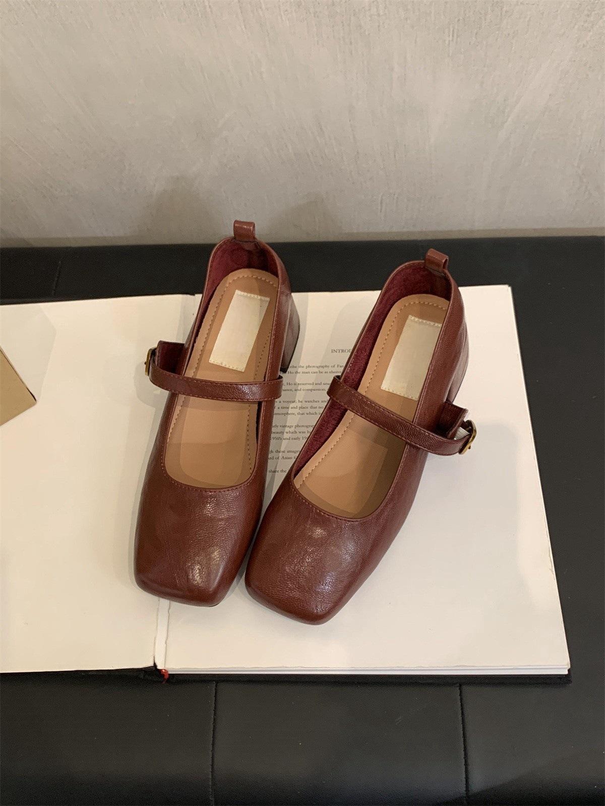 

French retro square head light mouth single shoes women s middle heel spring and autumn evening temperament fairy thick heel Mary Jane small leather 39 красный