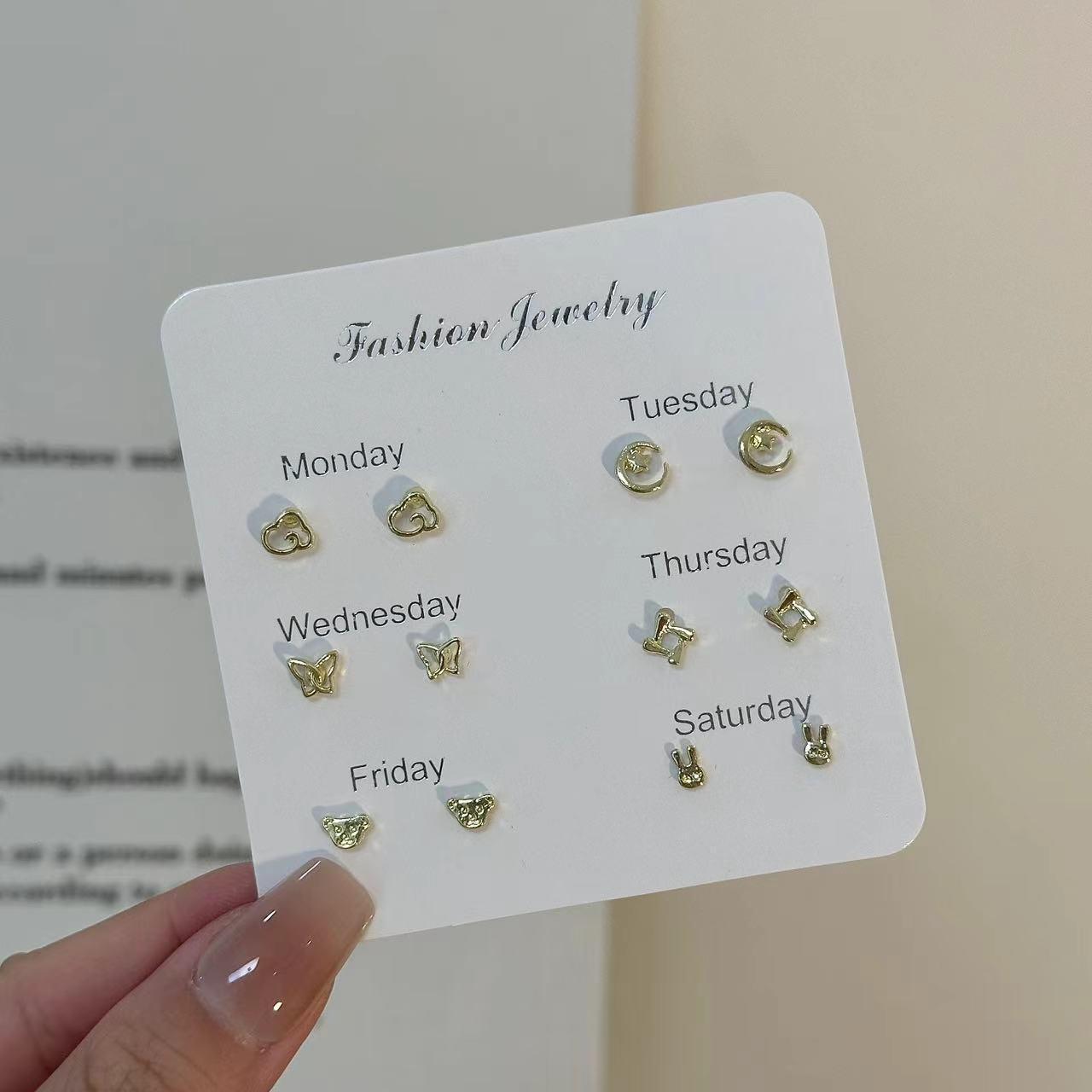 

Модний набір срібних сережок S925 2023 року для студенток – простий нішевий дизайн