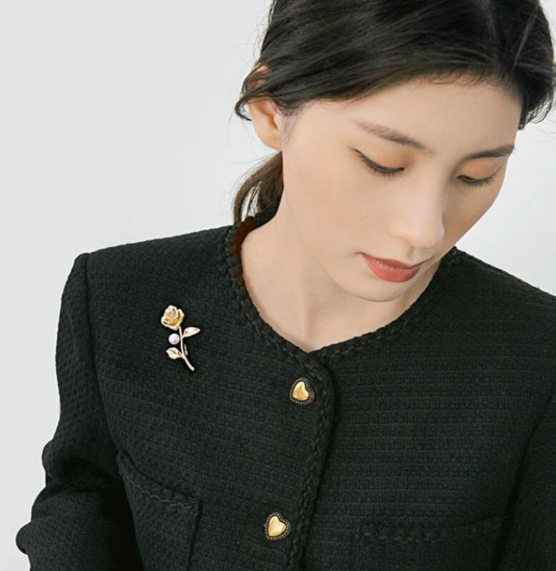 Romantic Rose Brooch, Exquisite and Fashionable Jewelry Shirt for Men and Women, Suit Backpack Accessories, Birthday Party Gift