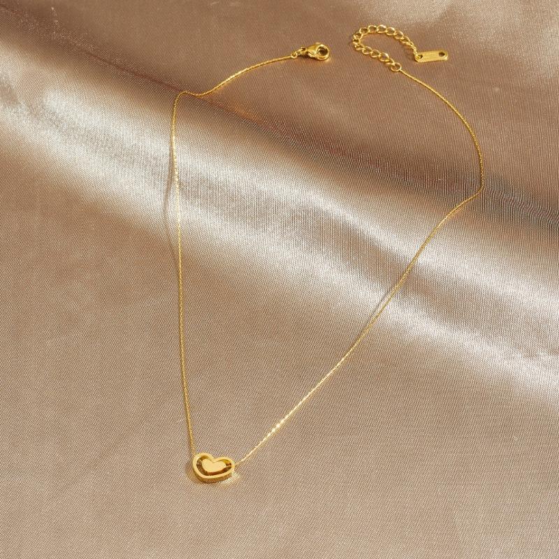 Gold Plated Stainless Steel Hollow Heart Pendant Necklace for Women золотой