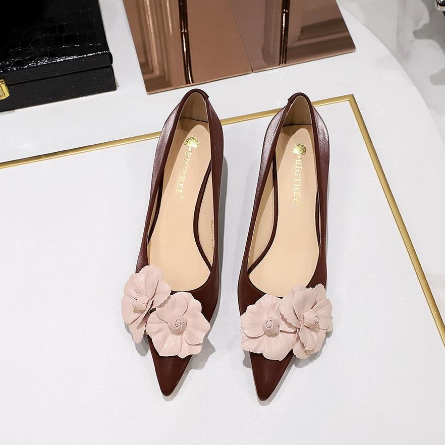 

237-H57 Korean version banquet delicate and thin spring and autumn sweet women s shoes medium heel light mouth pointed head color matching flower sho 34 бордовый