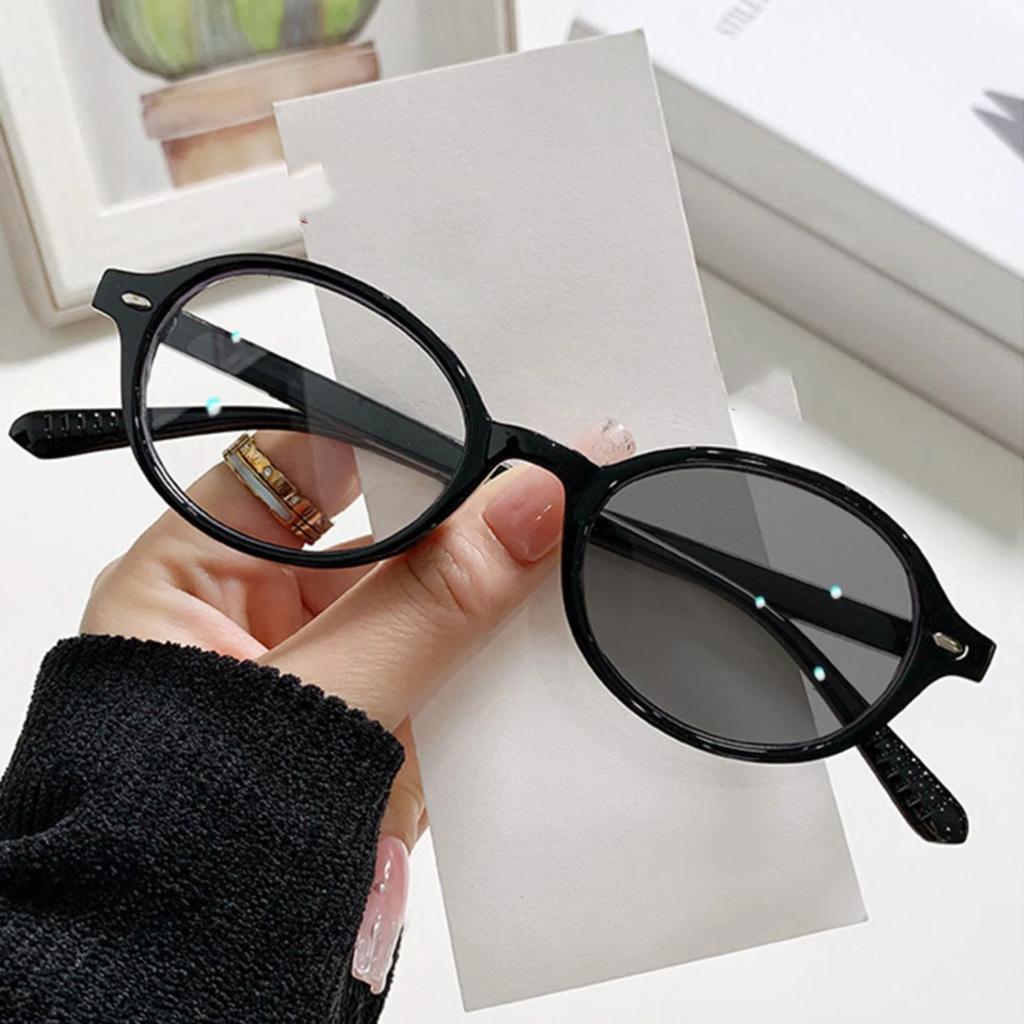 New Elliptical Photochromic Myopia Glasses Retro Korean Oval Small Frame Myopia Eyewear Anti Blue Light Color Changing Glasses