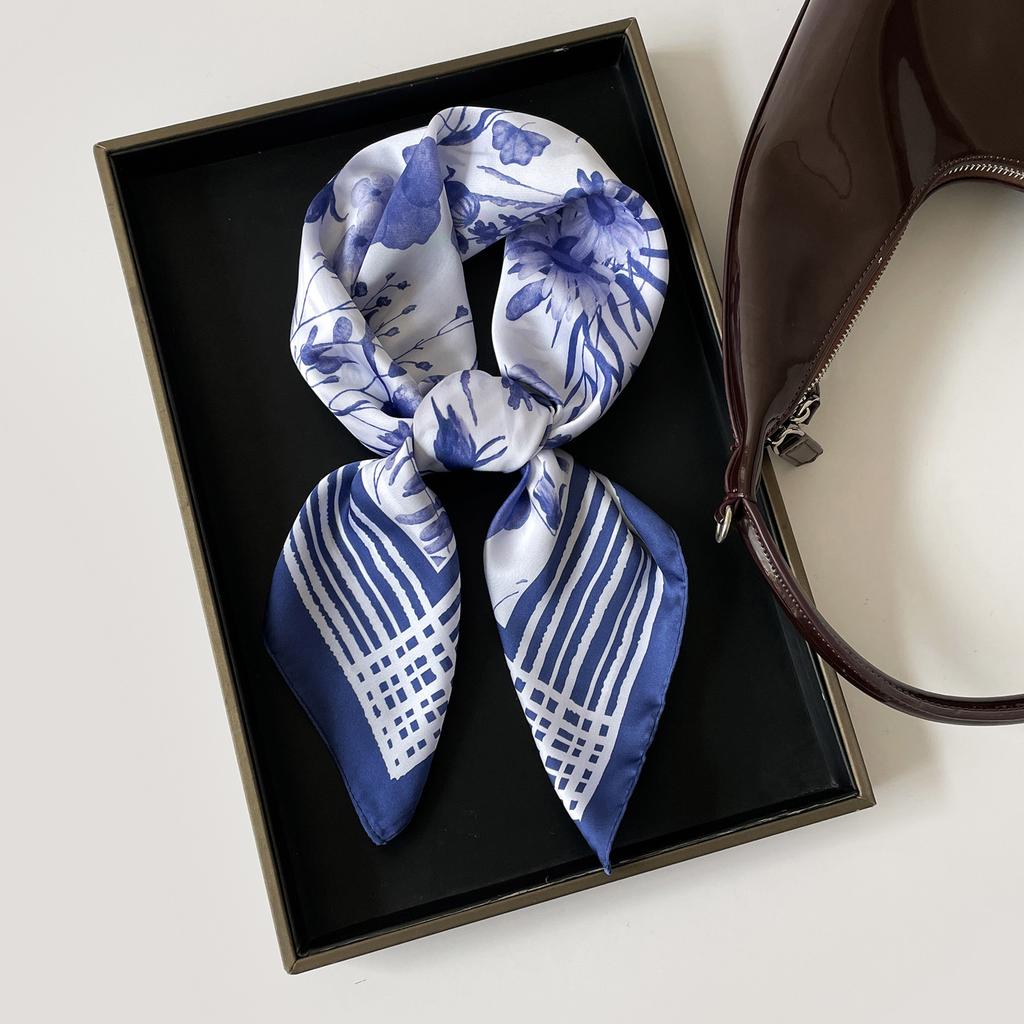 Silk scarf small square scarf 71cm women's printed scarf temperament versatile high sense new fashion thin silk scarf wholesale