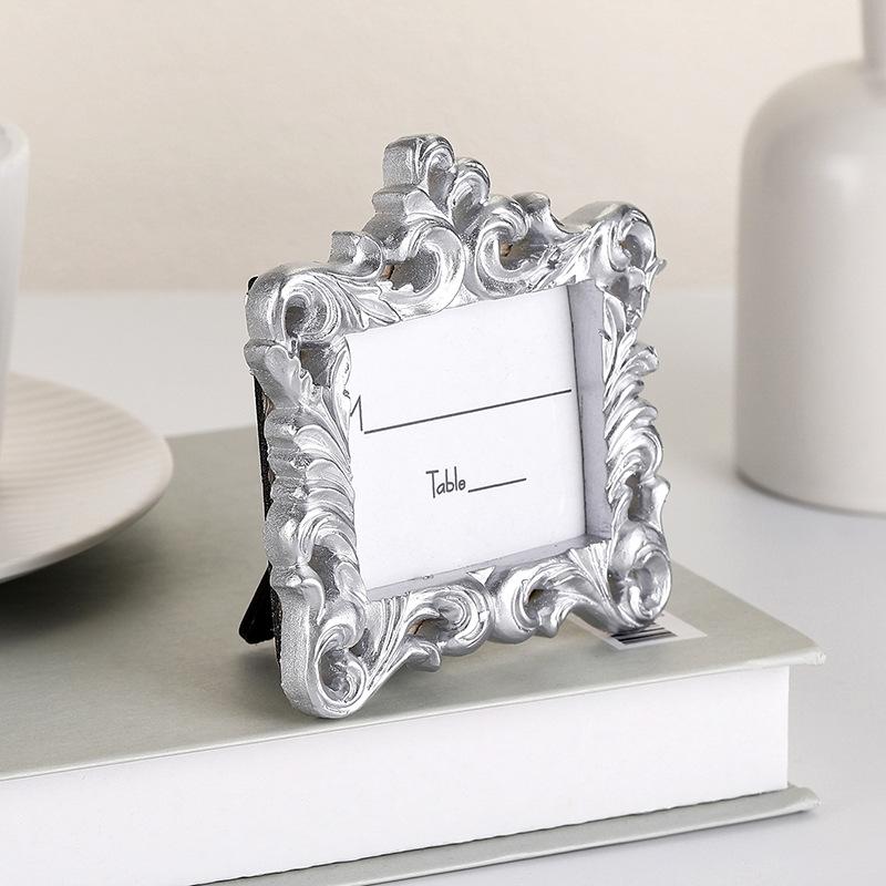 Vzorovaný pryskyřičný fotorámeček Vodotěsný a odolný proti vlhkosti Ekonomický a cenově dostupný pro domácí dekoraci Ochrana fotografií