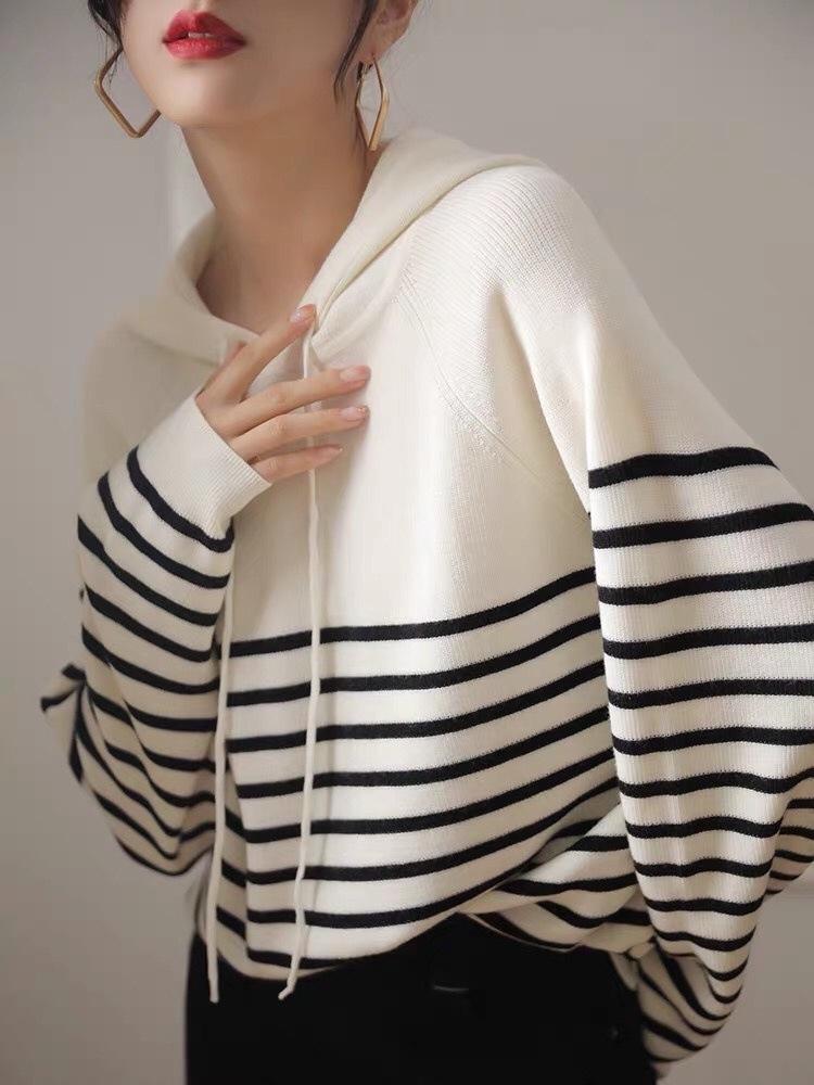 

2025 Autumn/Winter Women s Loose Hooded Knit Pullover Sweatshirt - Korean Style Wool Base Layer One Size (Fits 85-135 Jin)