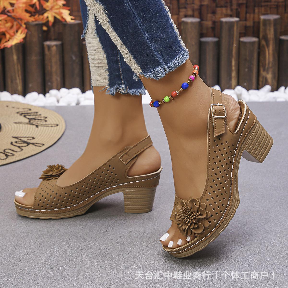 

Большие цветы толстые римские высокие каблуки летние новые модные повседневные пляжные сандалии женские 43 коричневый