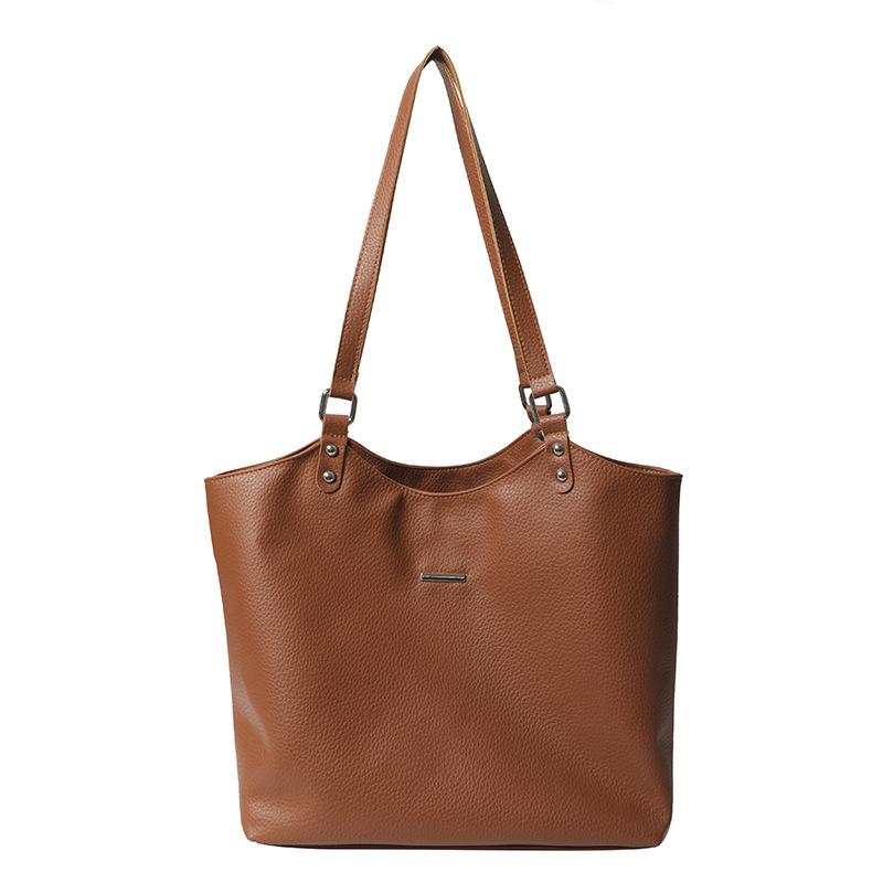 

Casual commuter messenger bag women s 2024 spring new fashion simple shoulder bag trendy fashion tote bag women коричневий