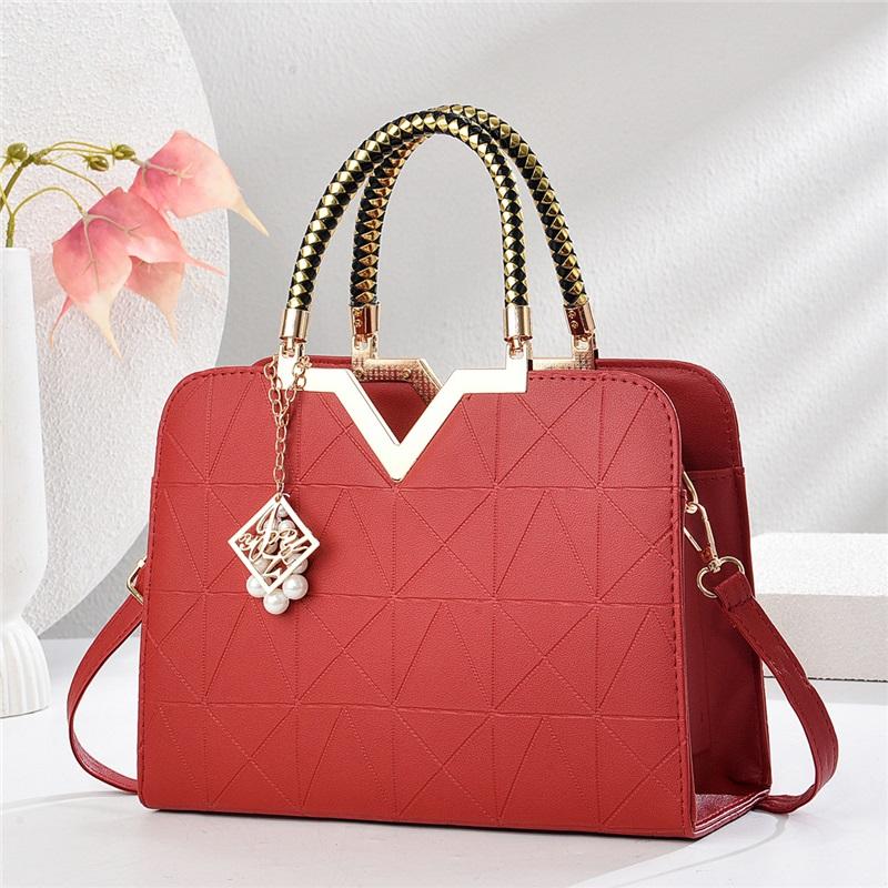 Trendy Stylish Fixed Shape Ladies Handbag, Roomy Versatile Multiway Shoulder Crossbody Bag For Daily Shopping Commute