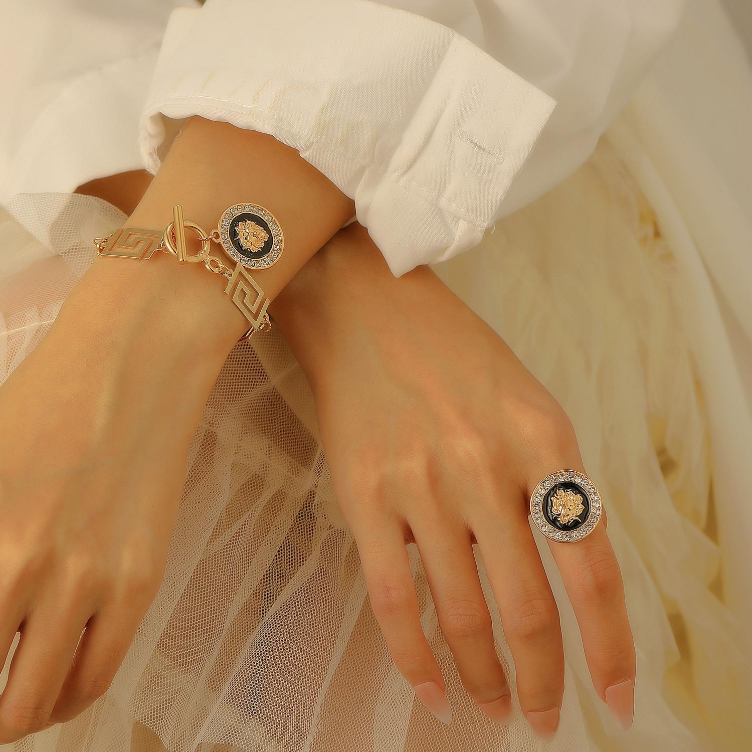 

Золотой ювелирный набор для женщин, ожерелья, браслет и серьги с подвеской в виде льва из кубического циркония, роскошный металлический стиль, подарок