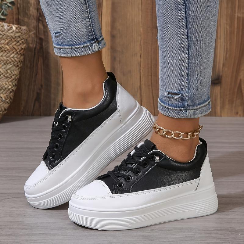 Women'S Fashion Thick Sole Sneakers, Chic Black and White Colorway, Ideal for Casual Attire, Suitable for Any Occasion